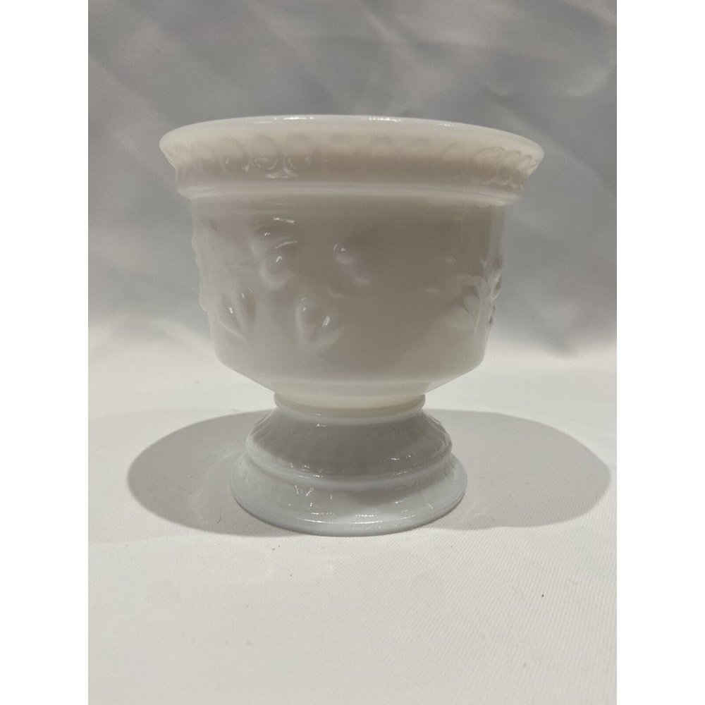 Vintage White Milk Glass Decorative Vase Planter Excellent Condition